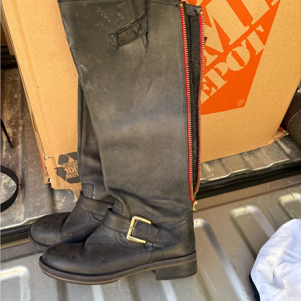 Steve Madden Black Combat Boots with Red Zipper - Picture 1 of 4